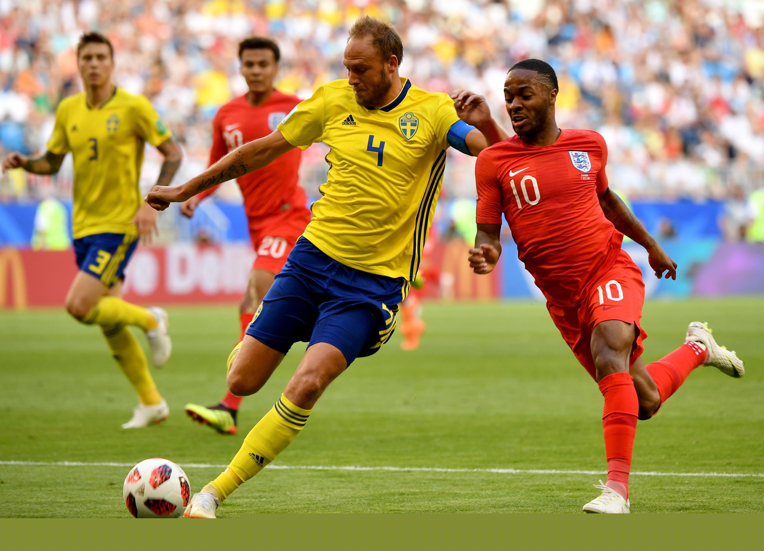 场面已经混乱！有球迷在场内SIUUUU！（现场失序！球迷在场内高喊SIUUUU）