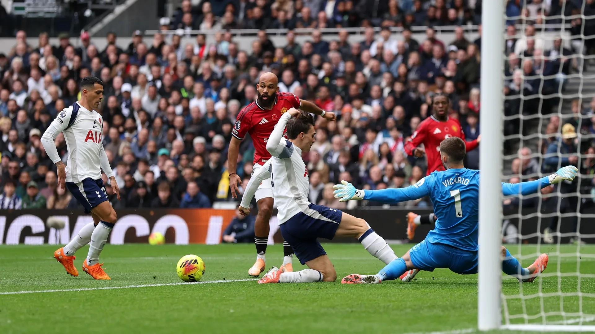 太阳报：巴萨想签15岁新星加布里埃尔，但曼联有信心留下他（太阳报：巴萨有意15岁新星加布里埃尔，曼联确信能留住他）