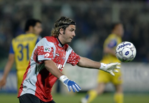 国足U22战乌兹别克首发站位：阵型4-4-2，蒯纪闻搭档朱鹏宇（U22国足对阵乌兹别克首发：4-4-2出击，蒯纪闻与朱鹏宇搭档）