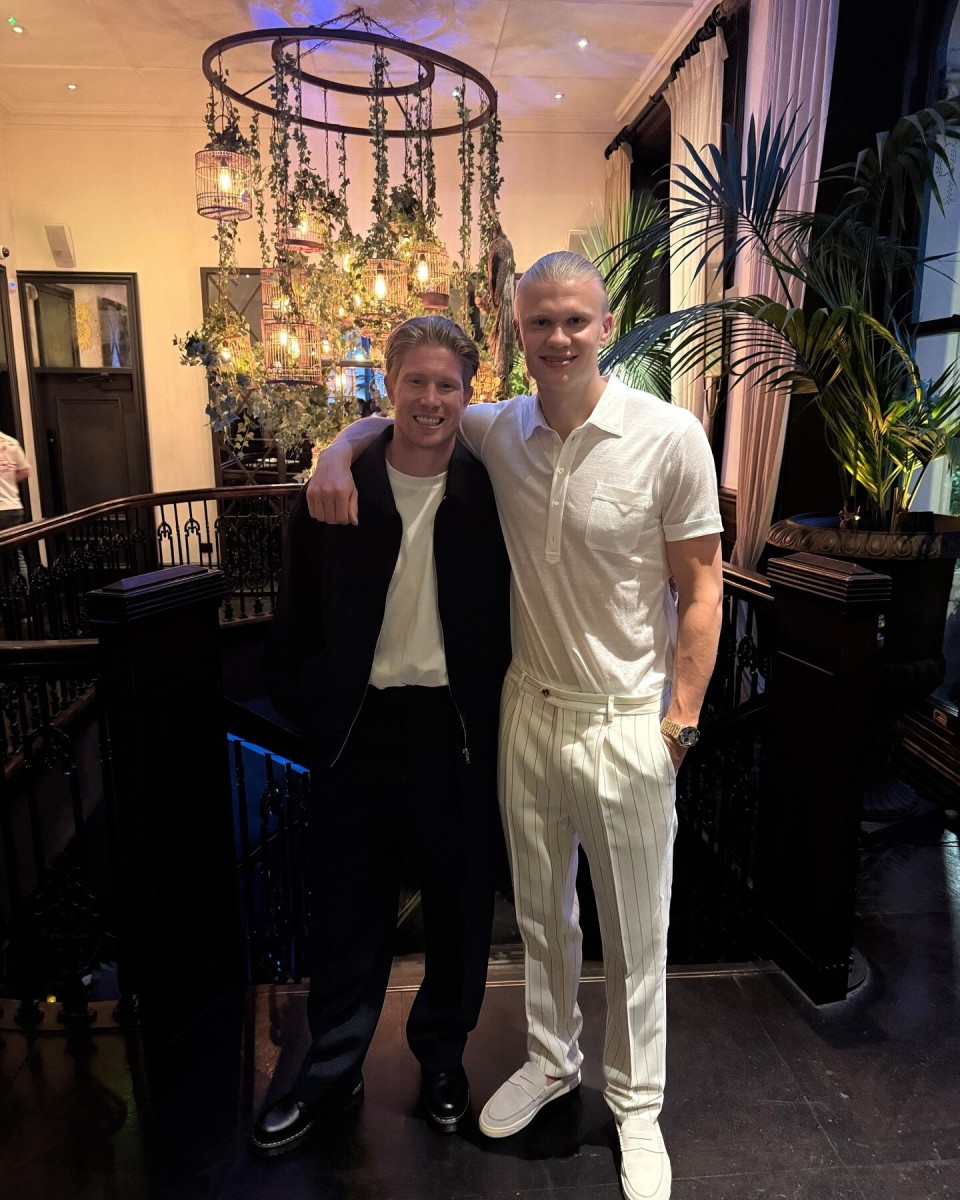 博主：弥漫些许离别味道，个别国安球员已从基地搬走私人物品（博主称国安队离别气息渐浓，部分球员已从基地清走私人物品）