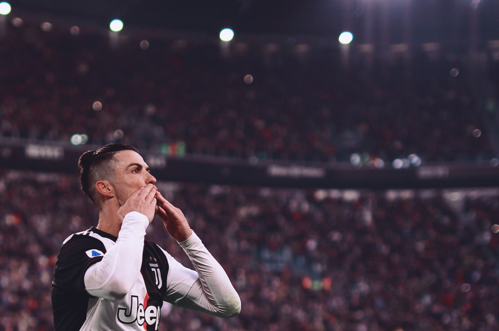 韩鹏：全力以赴完成俱乐部1500分和瓦科夺金靴的目标（韩鹏：为俱乐部1500分与瓦科金靴拼尽全力）